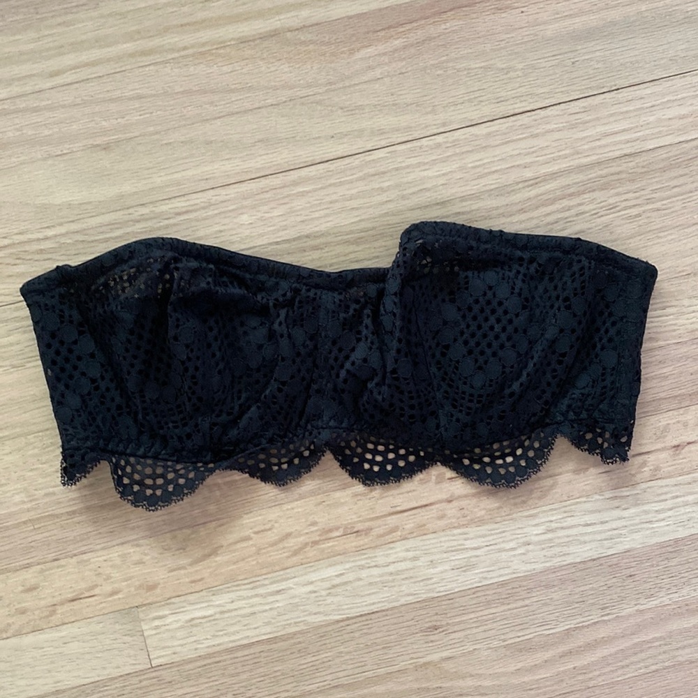 Victoria’s Secret Strapless Eyelet Bra